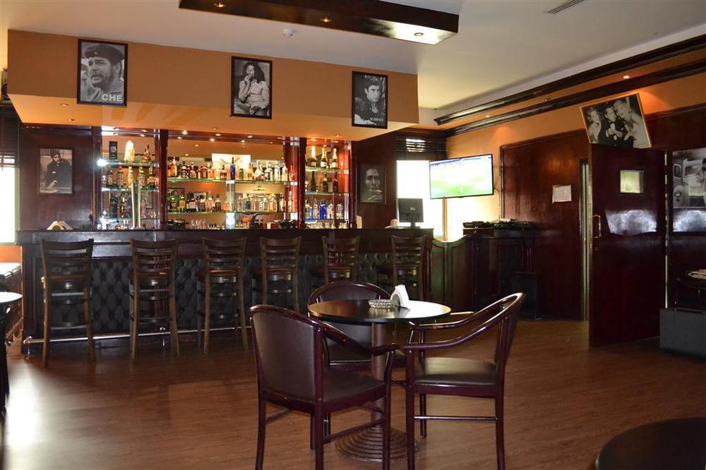 Tulip Inn Al Rahba Абу-Дабі Ресторан фото